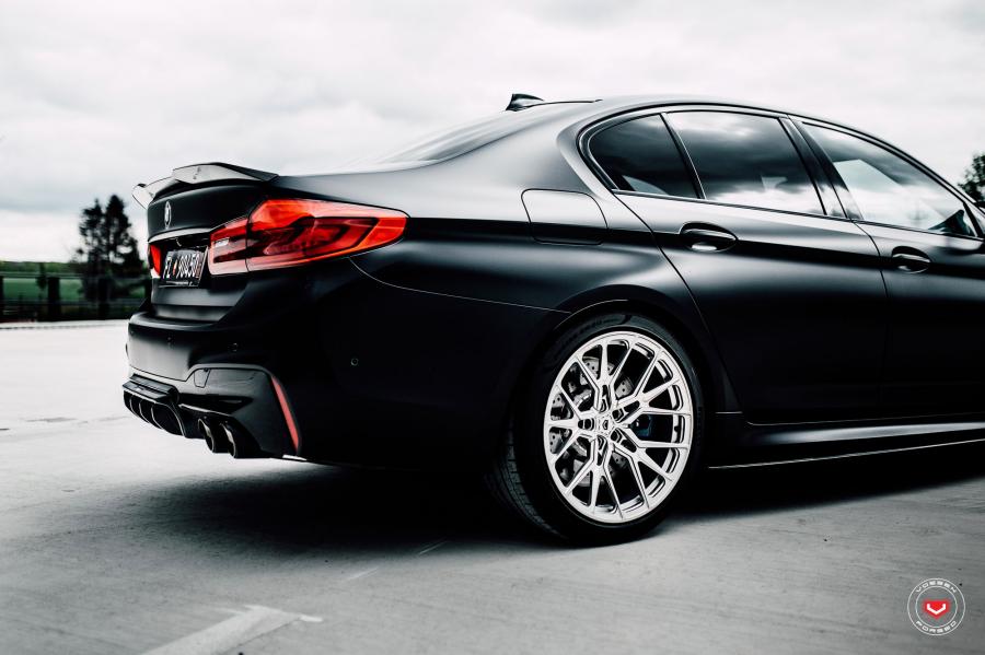 Детали экстерьера BMW M5 on Vossen Wheels (M-X3) (F90) 2020 года  (фото 7 из 15)